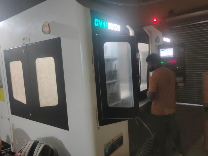 An operator working at the Cosmos CVM 1050.